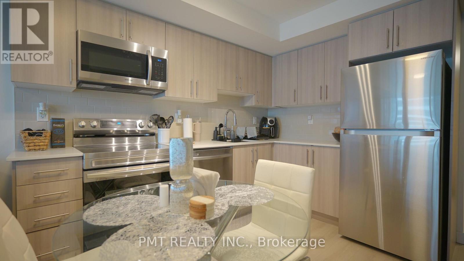 907 - 1435 Celebration Drive, Pickering, Ontario  L1W 0C4 - Photo 8 - E12481389