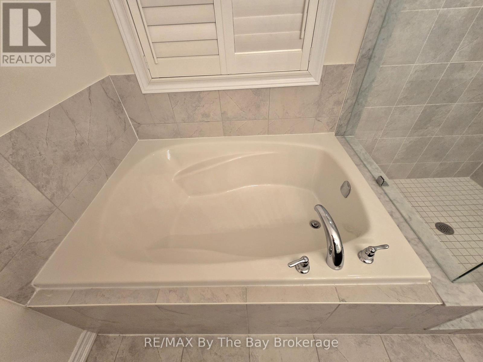 3 Cristiano Avenue, Wasaga Beach, Ontario  L9Y 1P2 - Photo 15 - S12481495