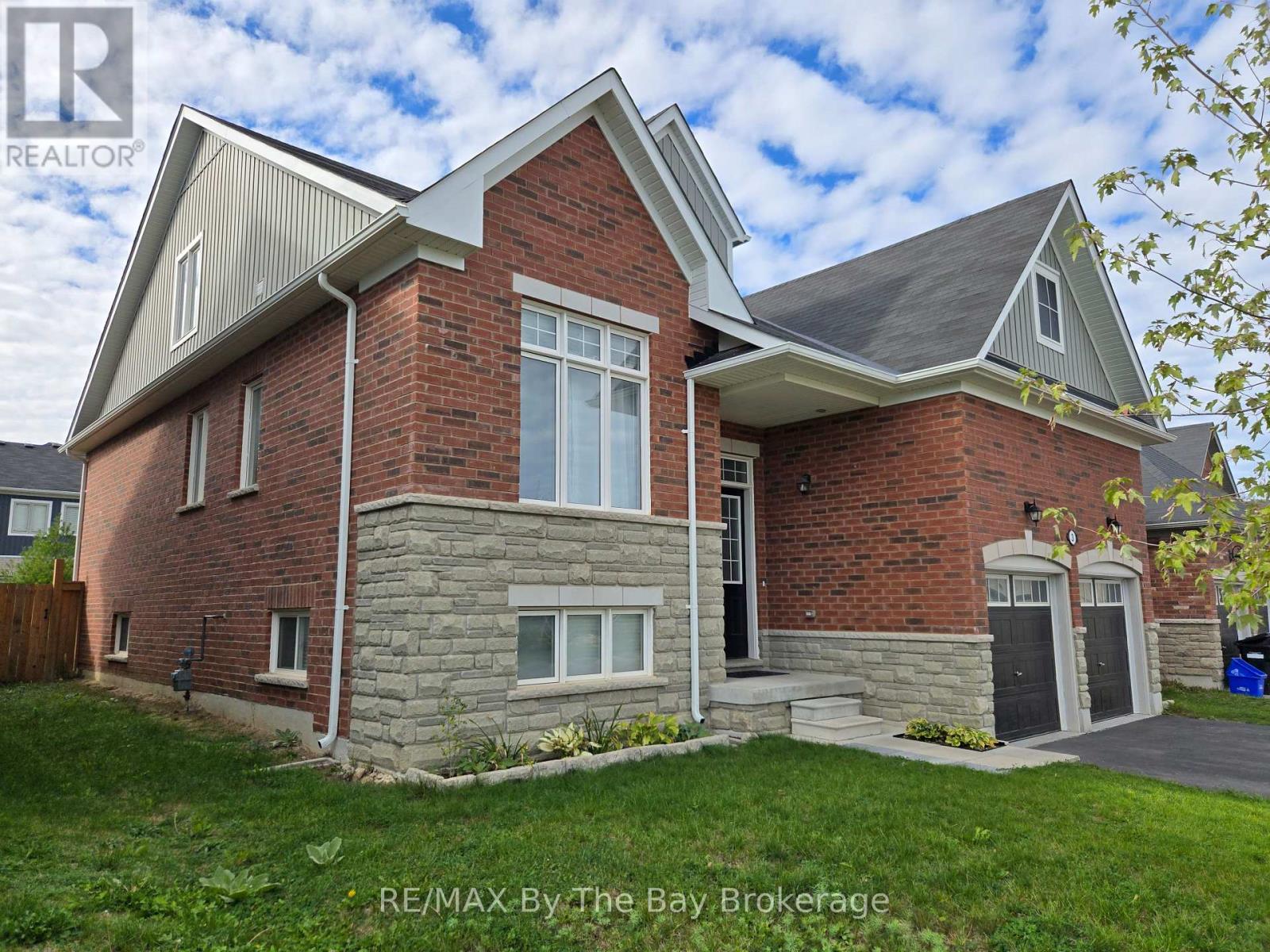 3 Cristiano Avenue, Wasaga Beach, Ontario  L9Y 1P2 - Photo 2 - S12481495