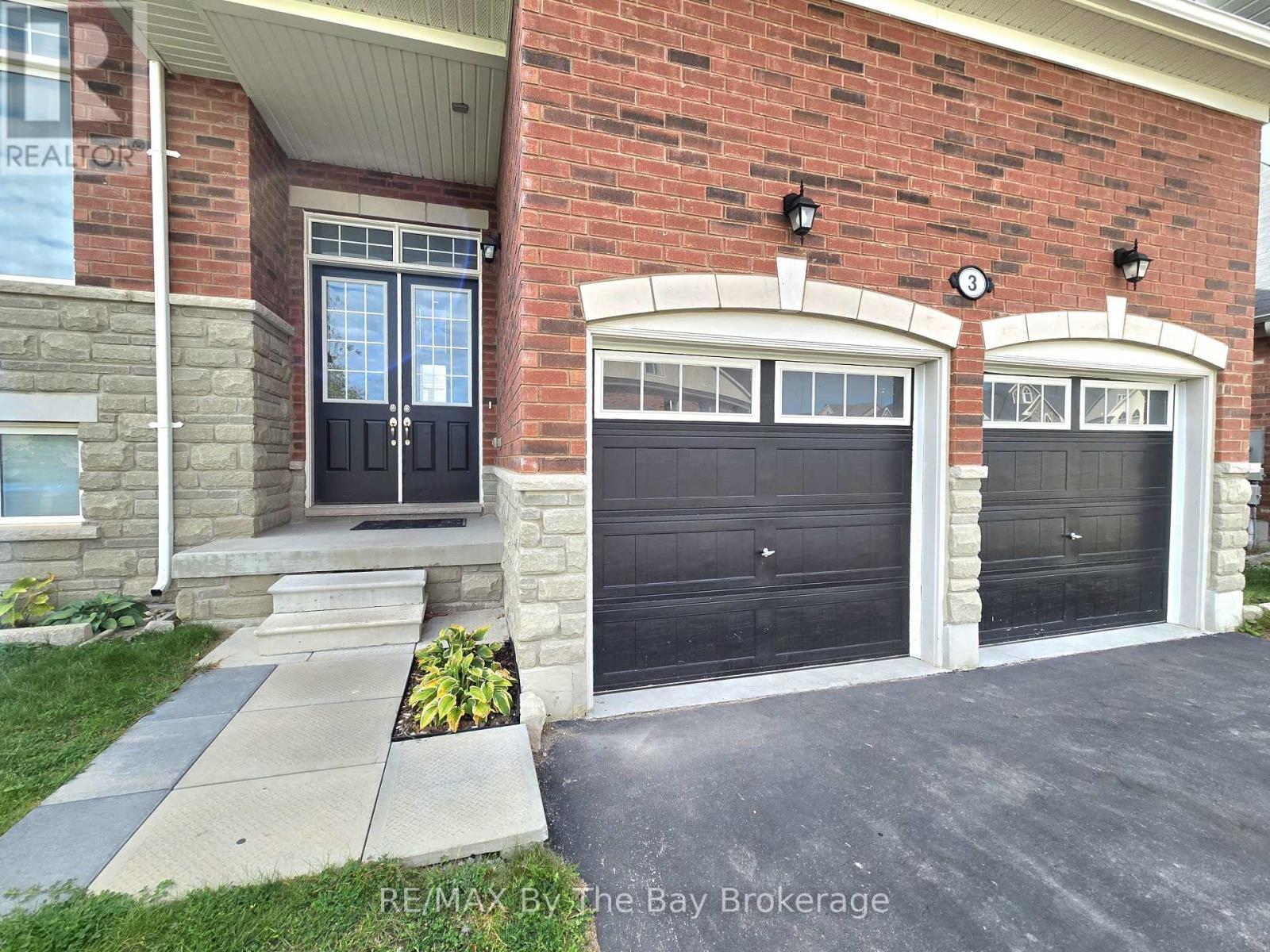 3 Cristiano Avenue, Wasaga Beach, Ontario  L9Y 1P2 - Photo 4 - S12481495