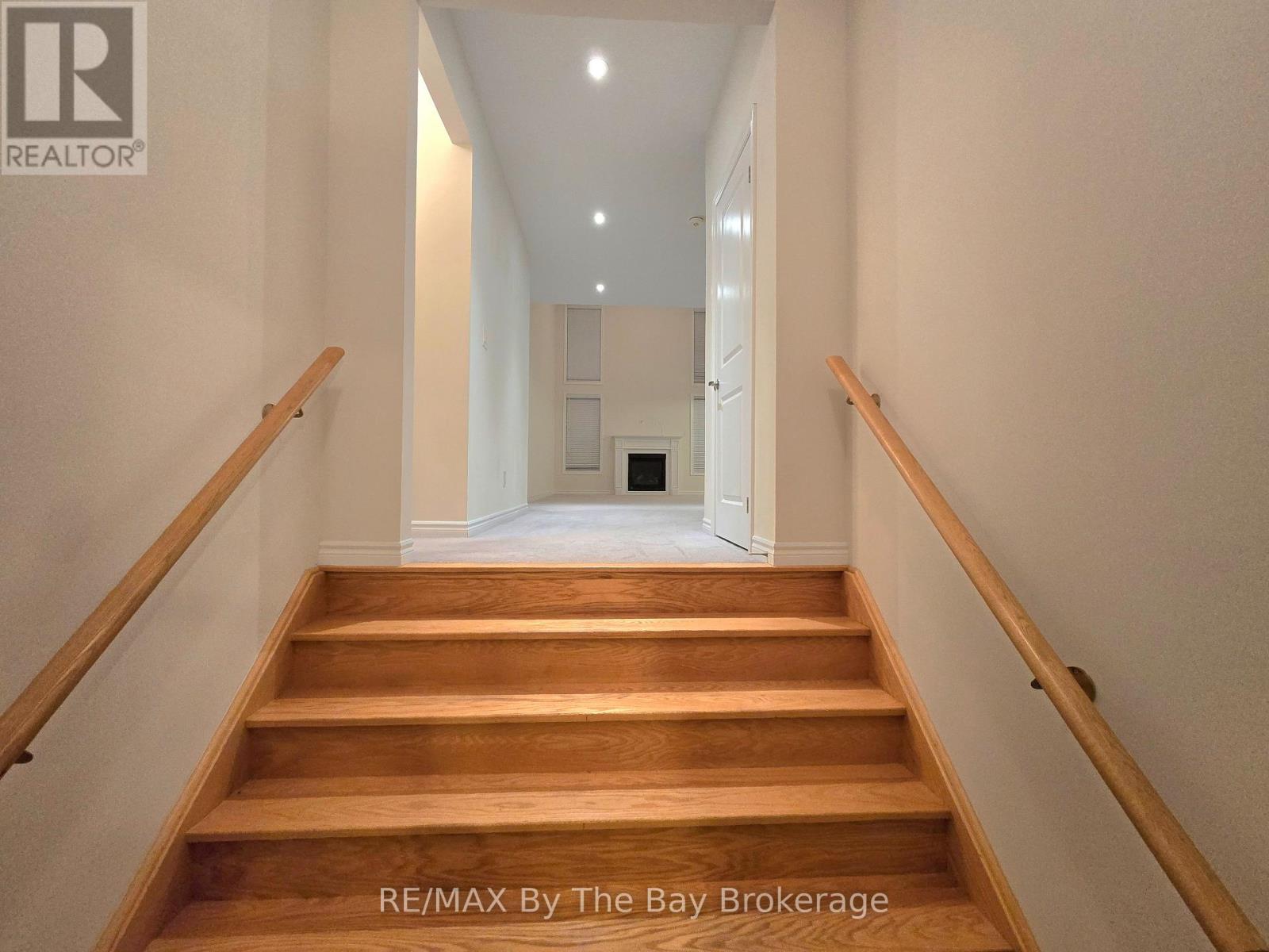 3 Cristiano Avenue, Wasaga Beach, Ontario  L9Y 1P2 - Photo 5 - S12481495