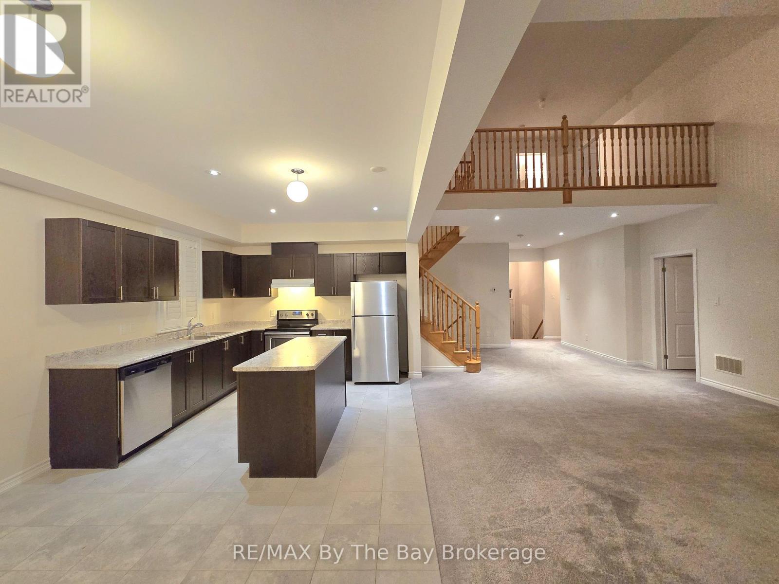 3 Cristiano Avenue, Wasaga Beach, Ontario  L9Y 1P2 - Photo 6 - S12481495