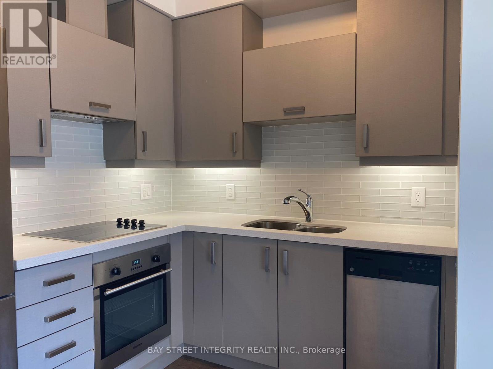 329 - 28 Uptown Drive, Markham, Ontario  L3R 5M8 - Photo 2 - N12481391