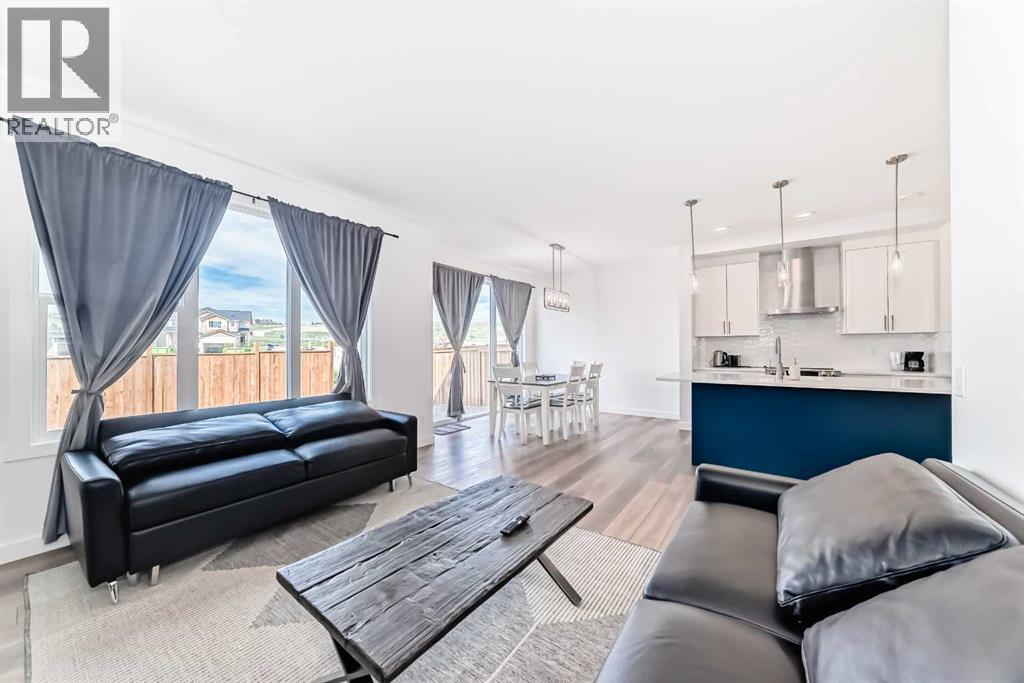 312 Heartland Way, Cochrane, Alberta  T4C 0X2 - Photo 8 - A2250063