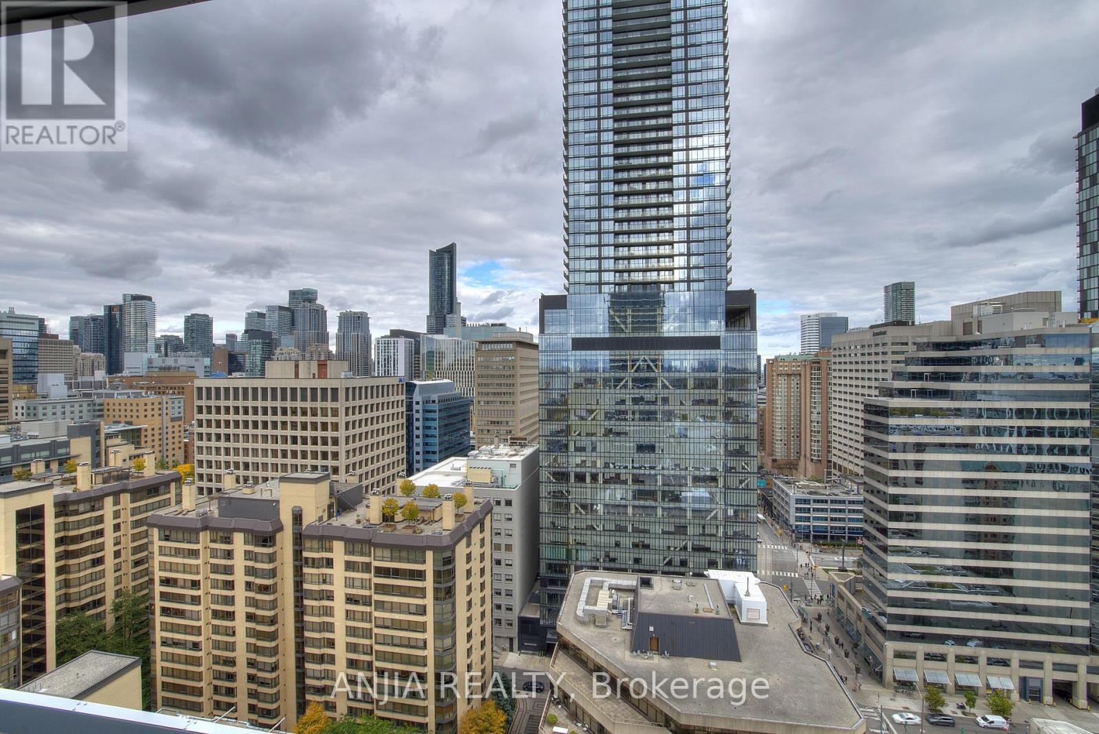 2204 - 280 DUNDAS STREET, Toronto, Ontario