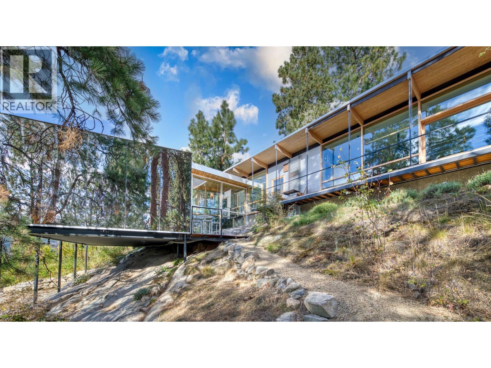 2843 Arawana Place, Naramata, British Columbia