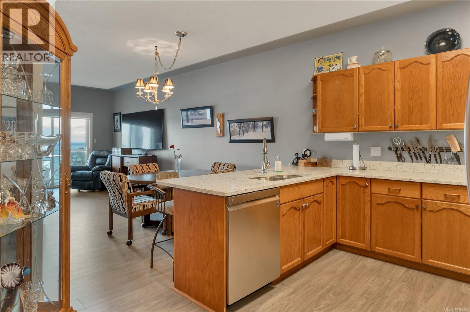 304 1350 Island Hwy S, Campbell River, British Columbia  V9W 1B7 - Photo 4 - 1018288