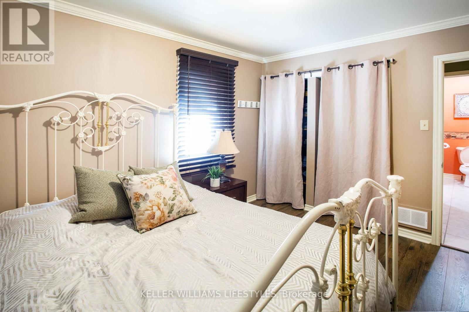 315 Fairview Avenue, London South, Ontario  N6C 4V1 - Photo 12 - X12481532