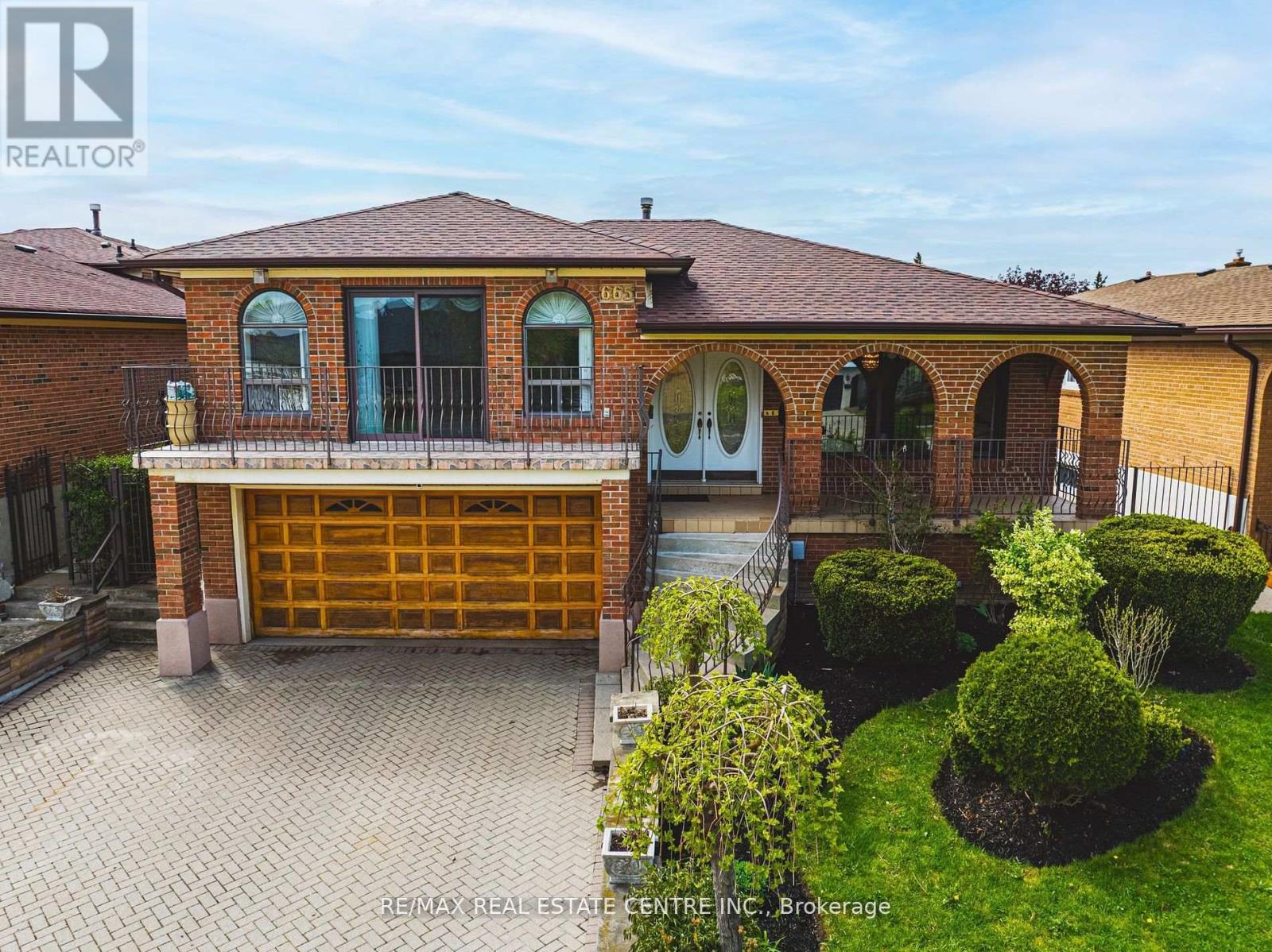 665 Woodbridge Avenue, Vaughan, Ontario  L4L 2T9 - Photo 2 - N12310349
