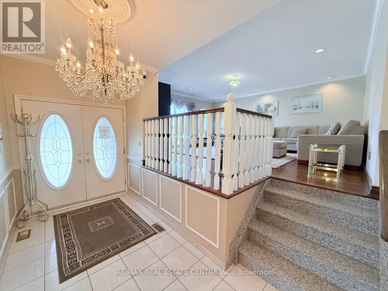 665 Woodbridge Avenue, Vaughan, Ontario  L4L 2T9 - Photo 7 - N12310349
