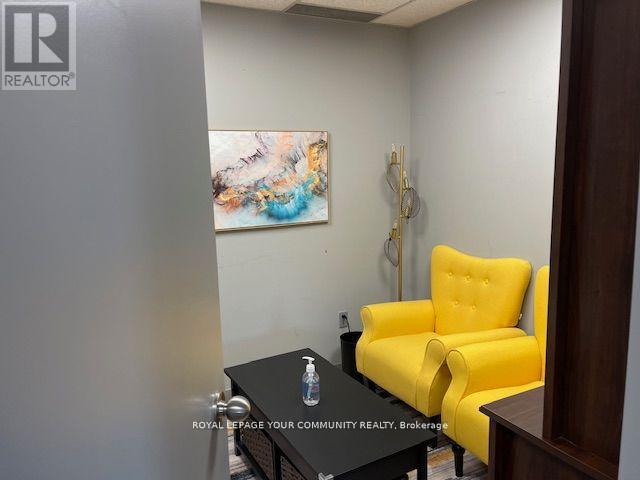 301 - 107 Holland Street E, Bradford West Gwillimbury, Ontario  L9N 1C3 - Photo 14 - N12411751