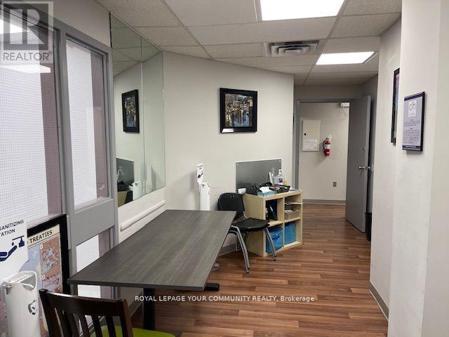 301 - 107 Holland Street E, Bradford West Gwillimbury, Ontario  L9N 1C3 - Photo 6 - N12411751