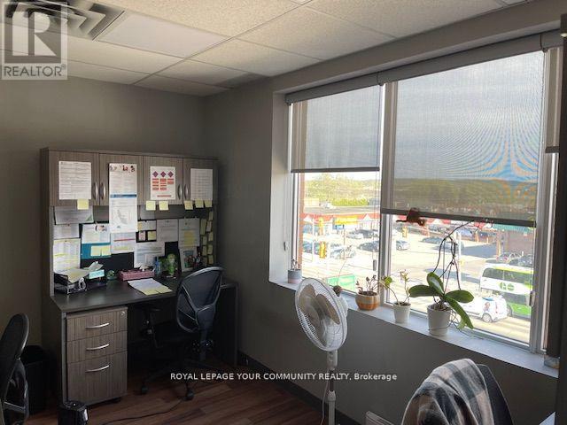 301 - 107 Holland Street E, Bradford West Gwillimbury, Ontario  L9N 1C3 - Photo 17 - N12411751