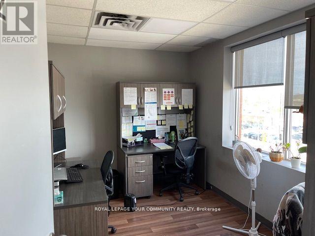 301 - 107 Holland Street E, Bradford West Gwillimbury, Ontario  L9N 1C3 - Photo 15 - N12411751