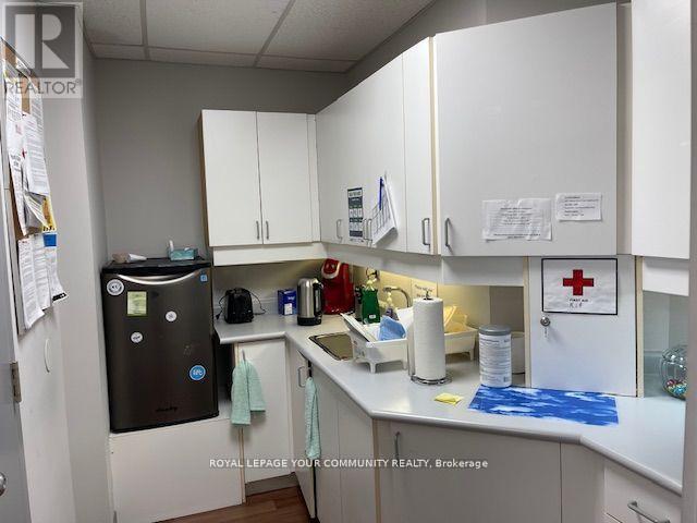 301 - 107 Holland Street E, Bradford West Gwillimbury, Ontario  L9N 1C3 - Photo 11 - N12411751