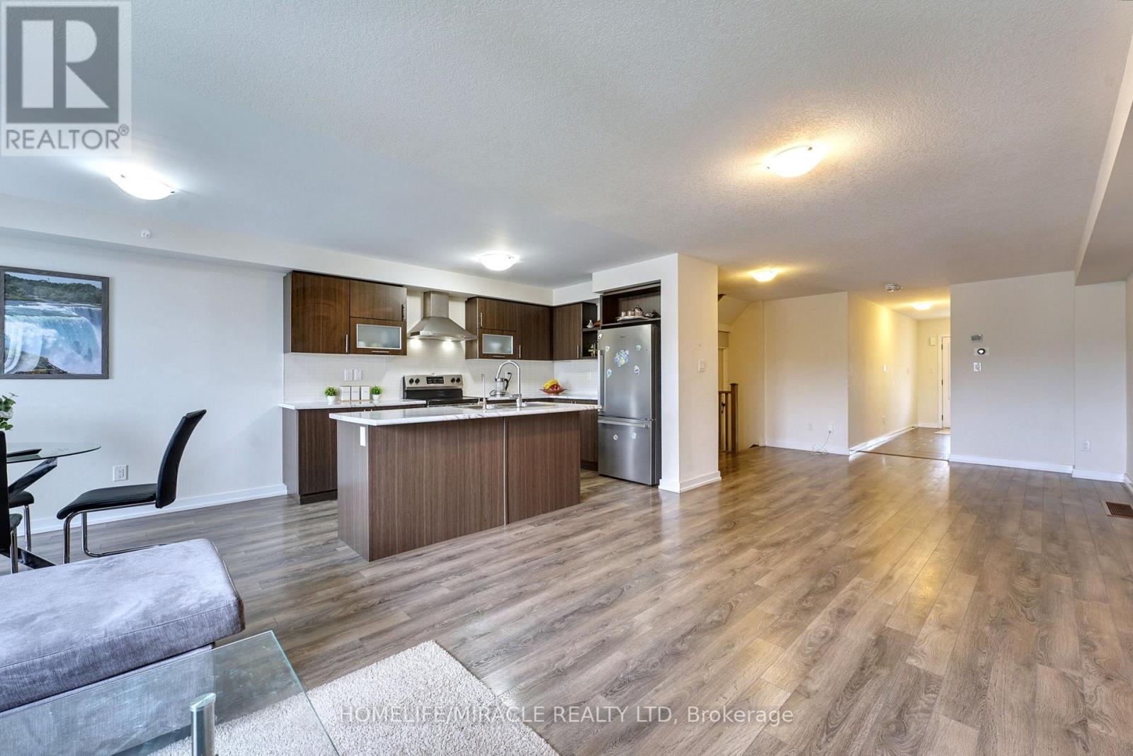 108 Golden Springs Drive, Brampton, Ontario  L7A 4N7 - Photo 15 - W12291563