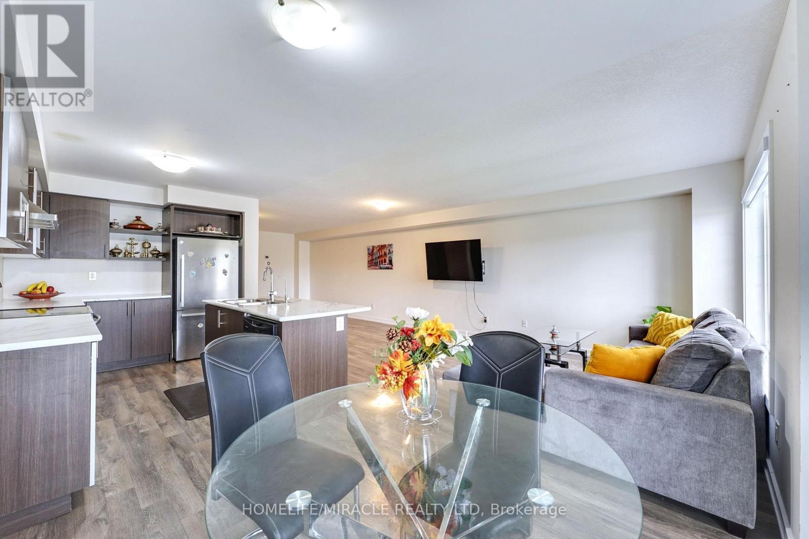 108 Golden Springs Drive, Brampton, Ontario  L7A 4N7 - Photo 18 - W12291563