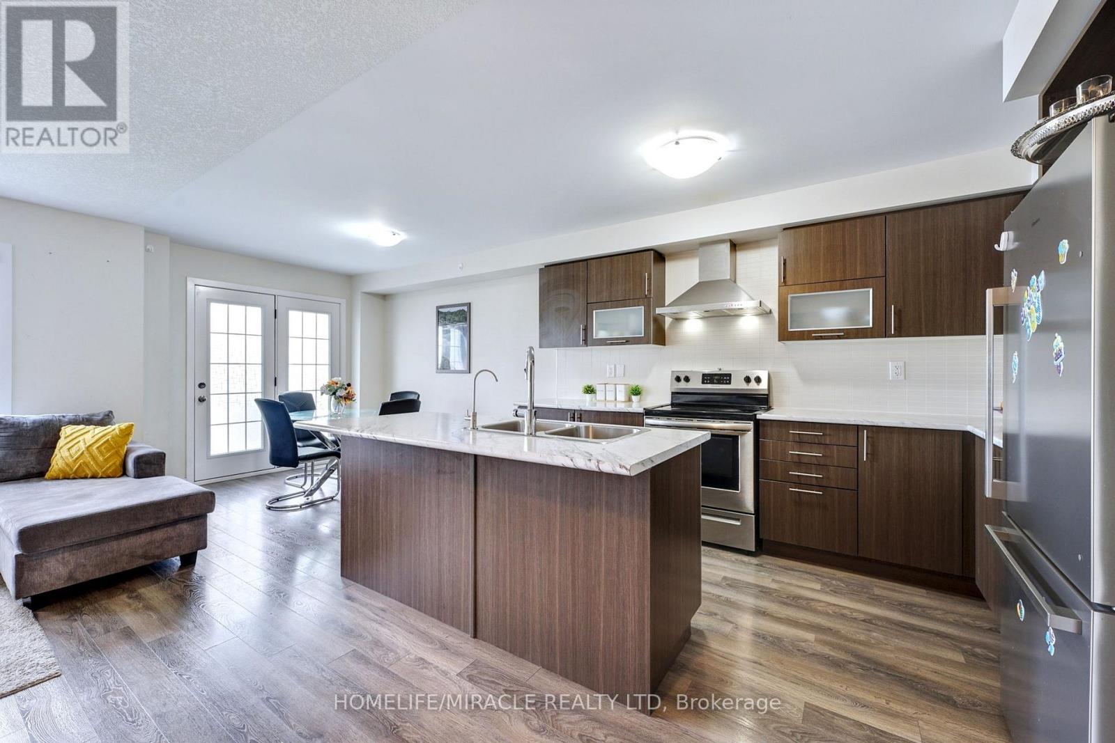 108 Golden Springs Drive, Brampton, Ontario  L7A 4N7 - Photo 10 - W12291563