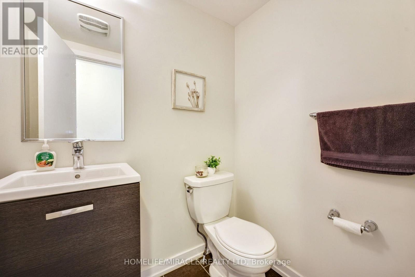 108 Golden Springs Drive, Brampton, Ontario  L7A 4N7 - Photo 26 - W12291563