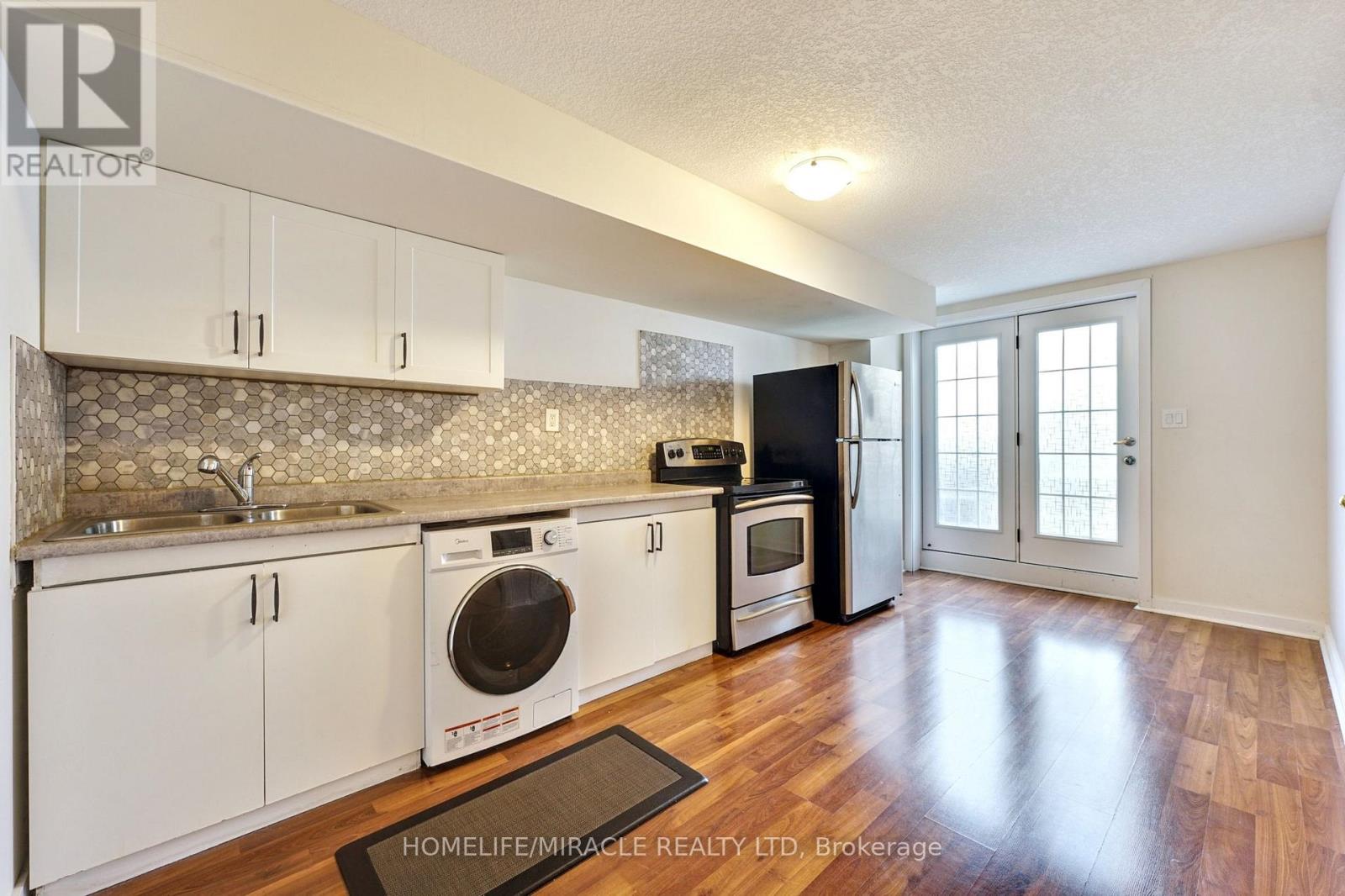 108 Golden Springs Drive, Brampton, Ontario  L7A 4N7 - Photo 34 - W12291563