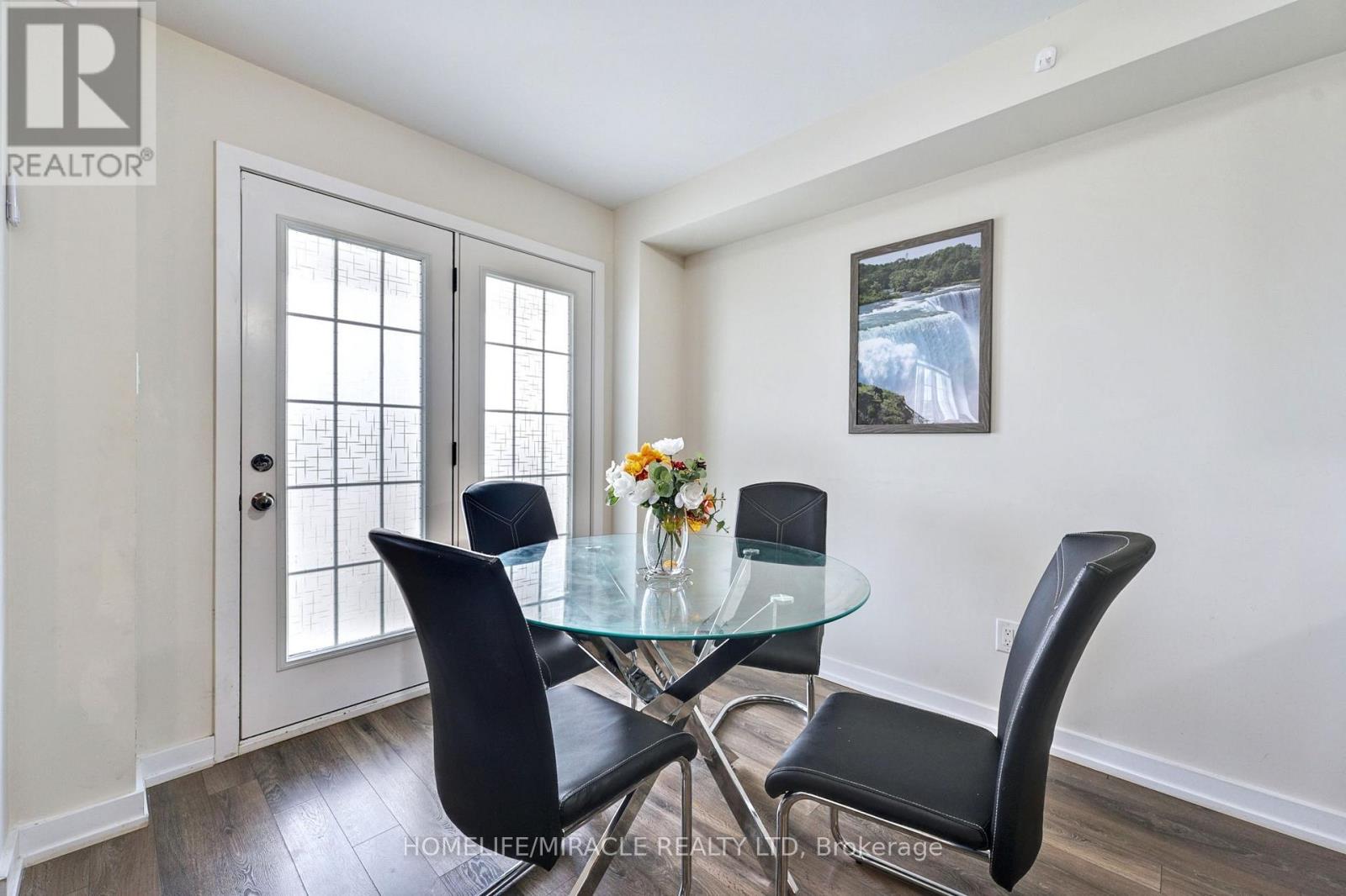 108 Golden Springs Drive, Brampton, Ontario  L7A 4N7 - Photo 19 - W12291563