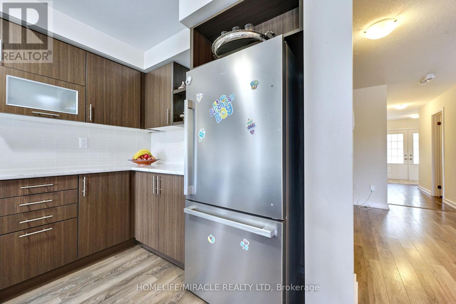 108 Golden Springs Drive, Brampton, Ontario  L7A 4N7 - Photo 17 - W12291563