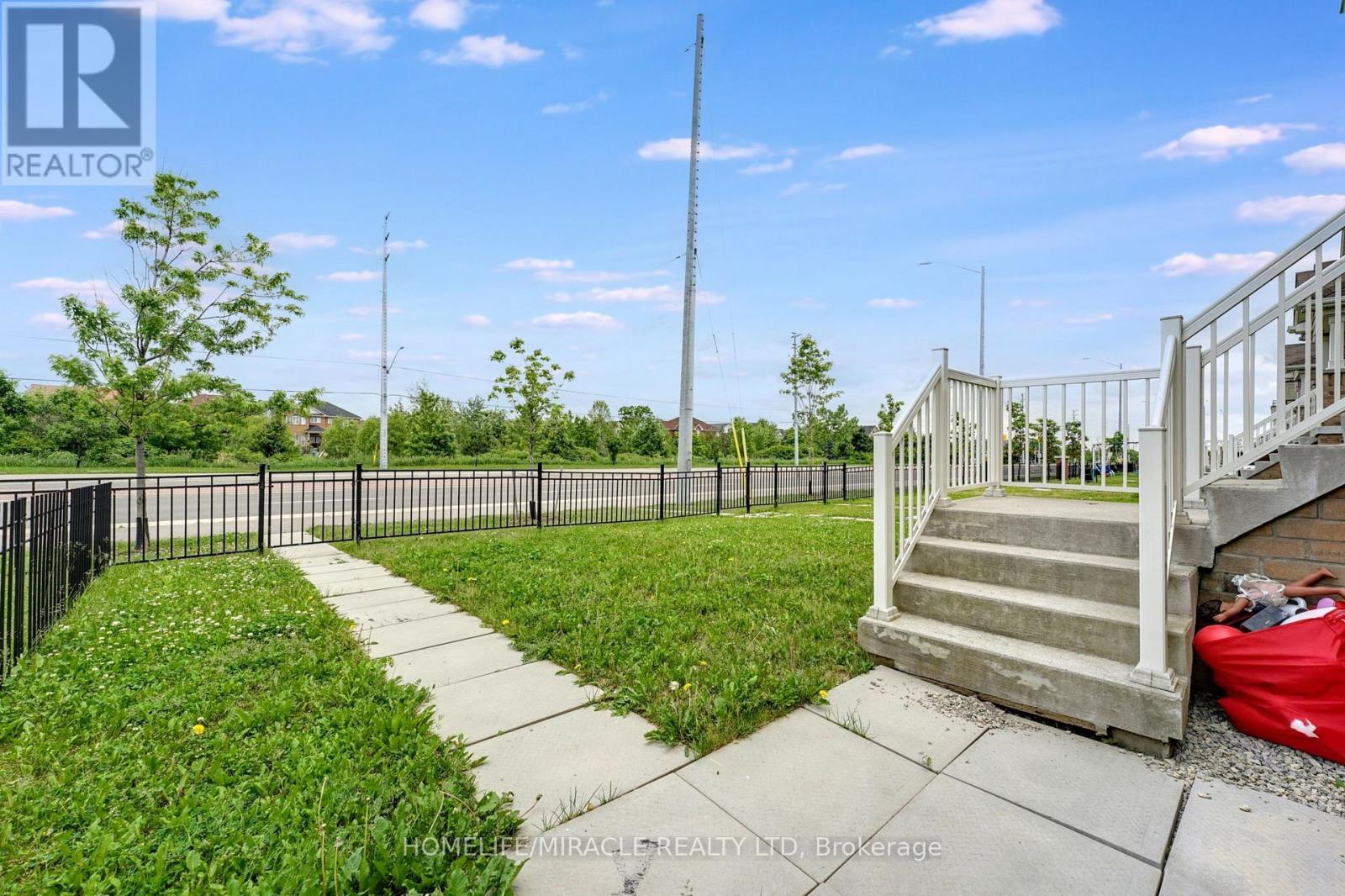 108 Golden Springs Drive, Brampton, Ontario  L7A 4N7 - Photo 40 - W12291563