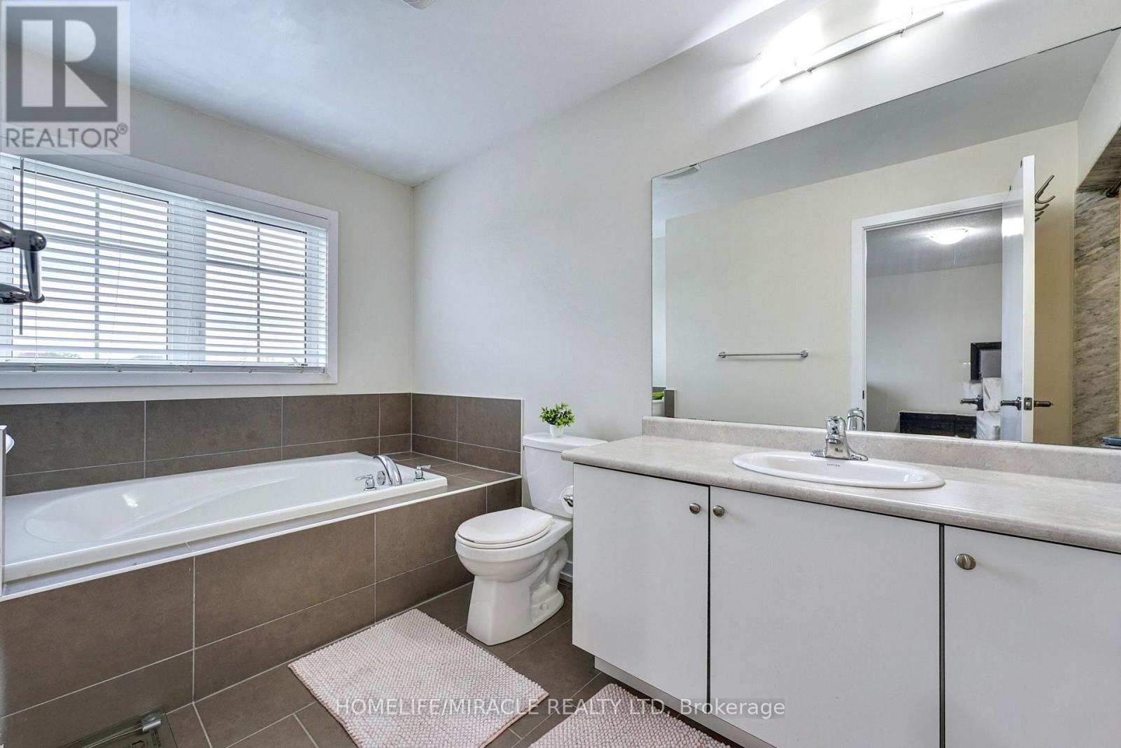 108 Golden Springs Drive, Brampton, Ontario  L7A 4N7 - Photo 24 - W12291563