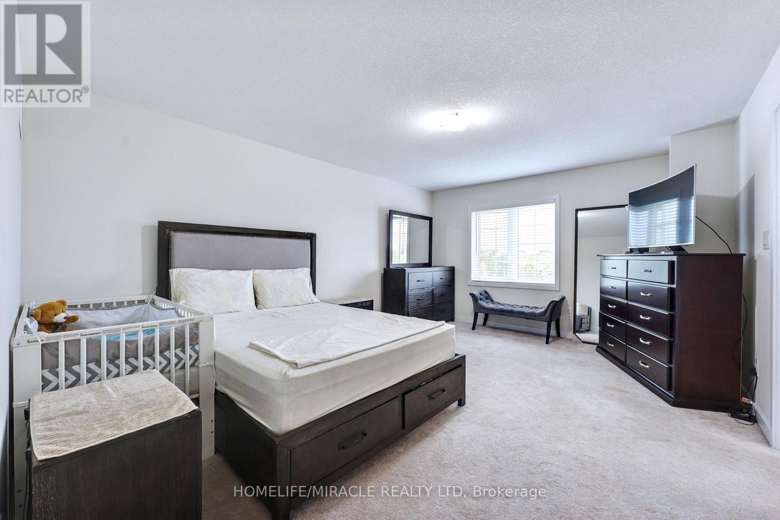 108 Golden Springs Drive, Brampton, Ontario  L7A 4N7 - Photo 22 - W12291563