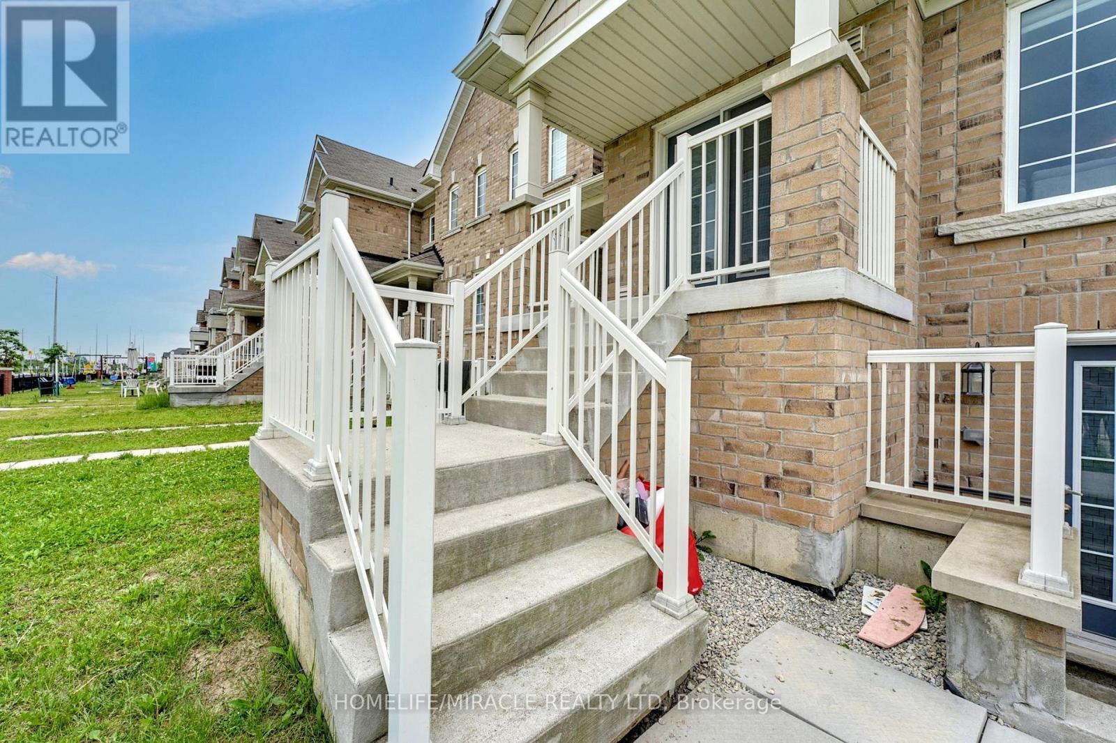 108 Golden Springs Drive, Brampton, Ontario  L7A 4N7 - Photo 42 - W12291563