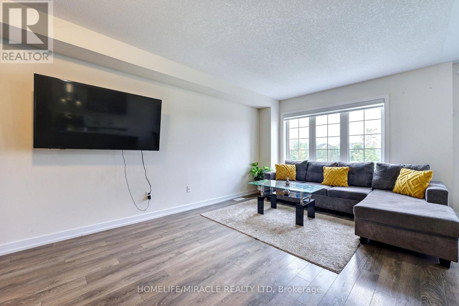 108 Golden Springs Drive, Brampton, Ontario  L7A 4N7 - Photo 8 - W12291563