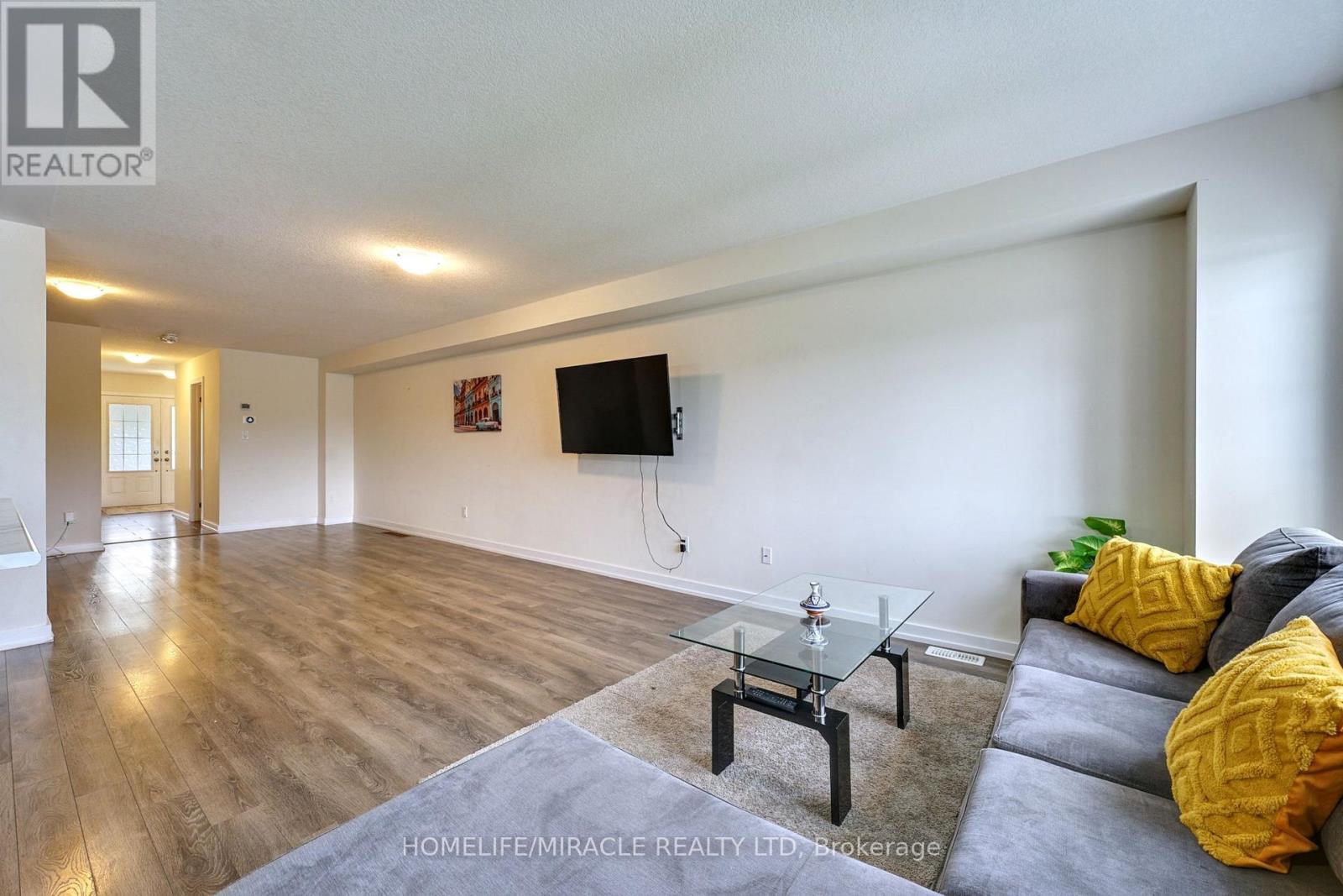 108 Golden Springs Drive, Brampton, Ontario  L7A 4N7 - Photo 9 - W12291563