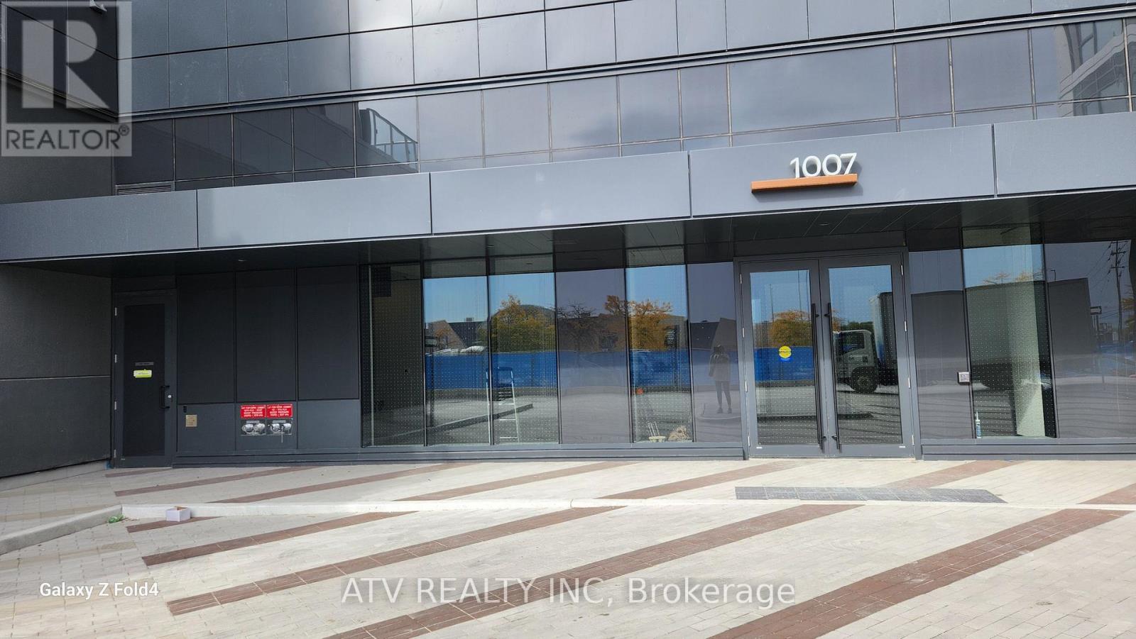 417 - 1007 The Queensway, Toronto, Ontario  M8Z 6C7 - Photo 3 - W12481390