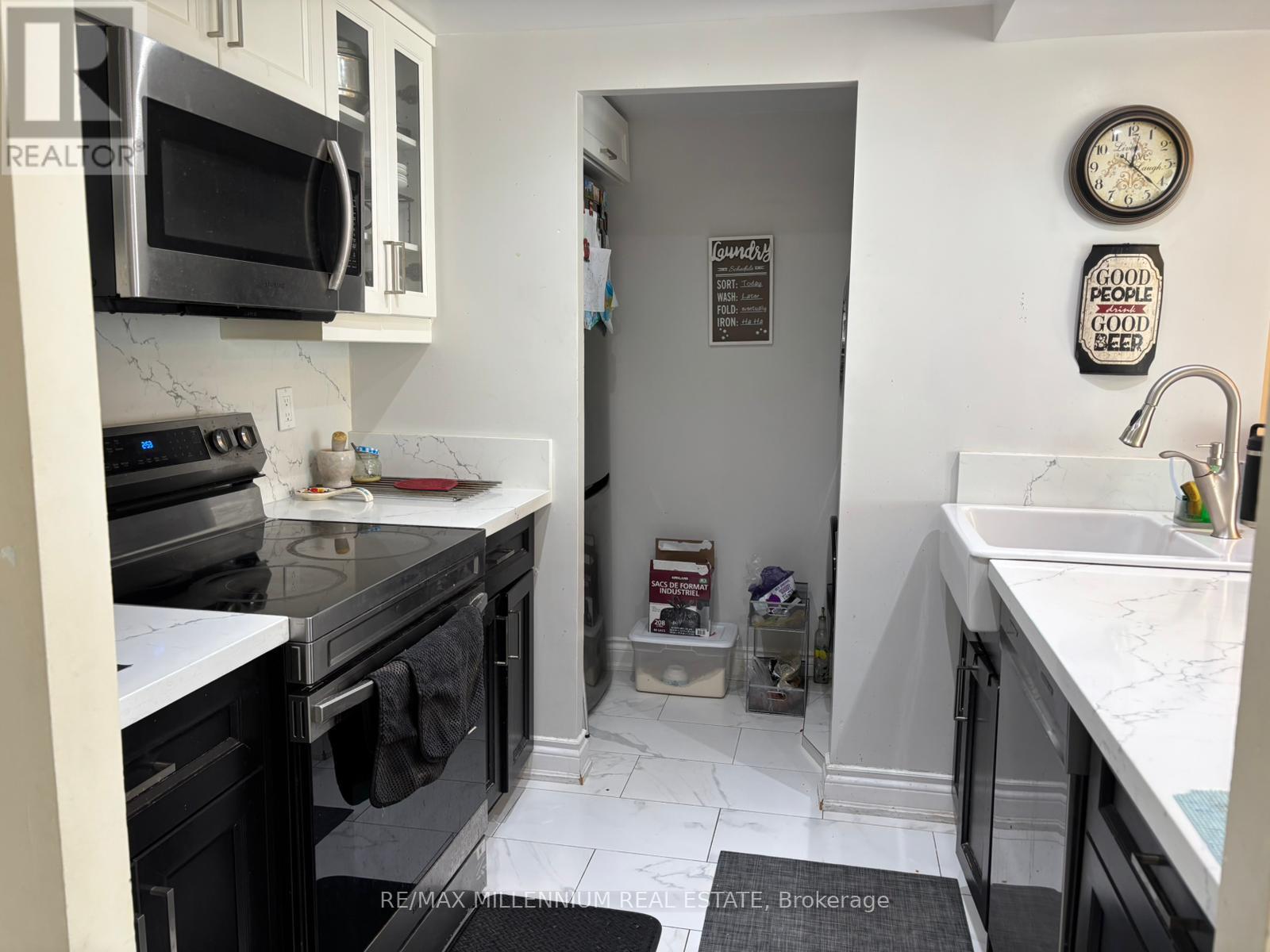 #1108 - 285 Enfield Place, Mississauga, Ontario  L5B 3Y6 - Photo 3 - W12481407