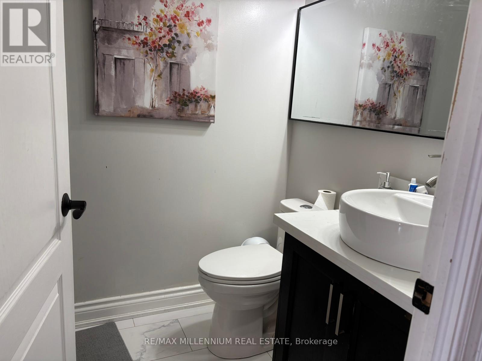 #1108 - 285 Enfield Place, Mississauga, Ontario  L5B 3Y6 - Photo 4 - W12481407