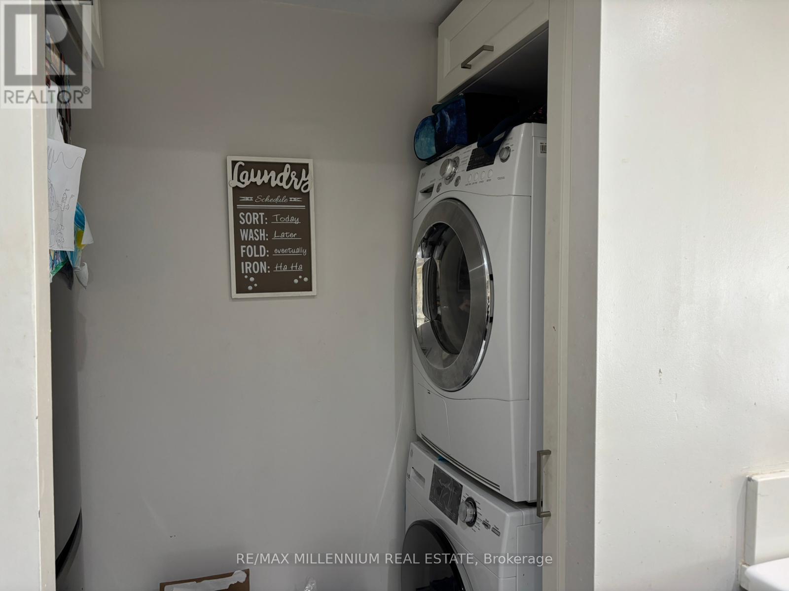 #1108 - 285 Enfield Place, Mississauga, Ontario  L5B 3Y6 - Photo 5 - W12481407