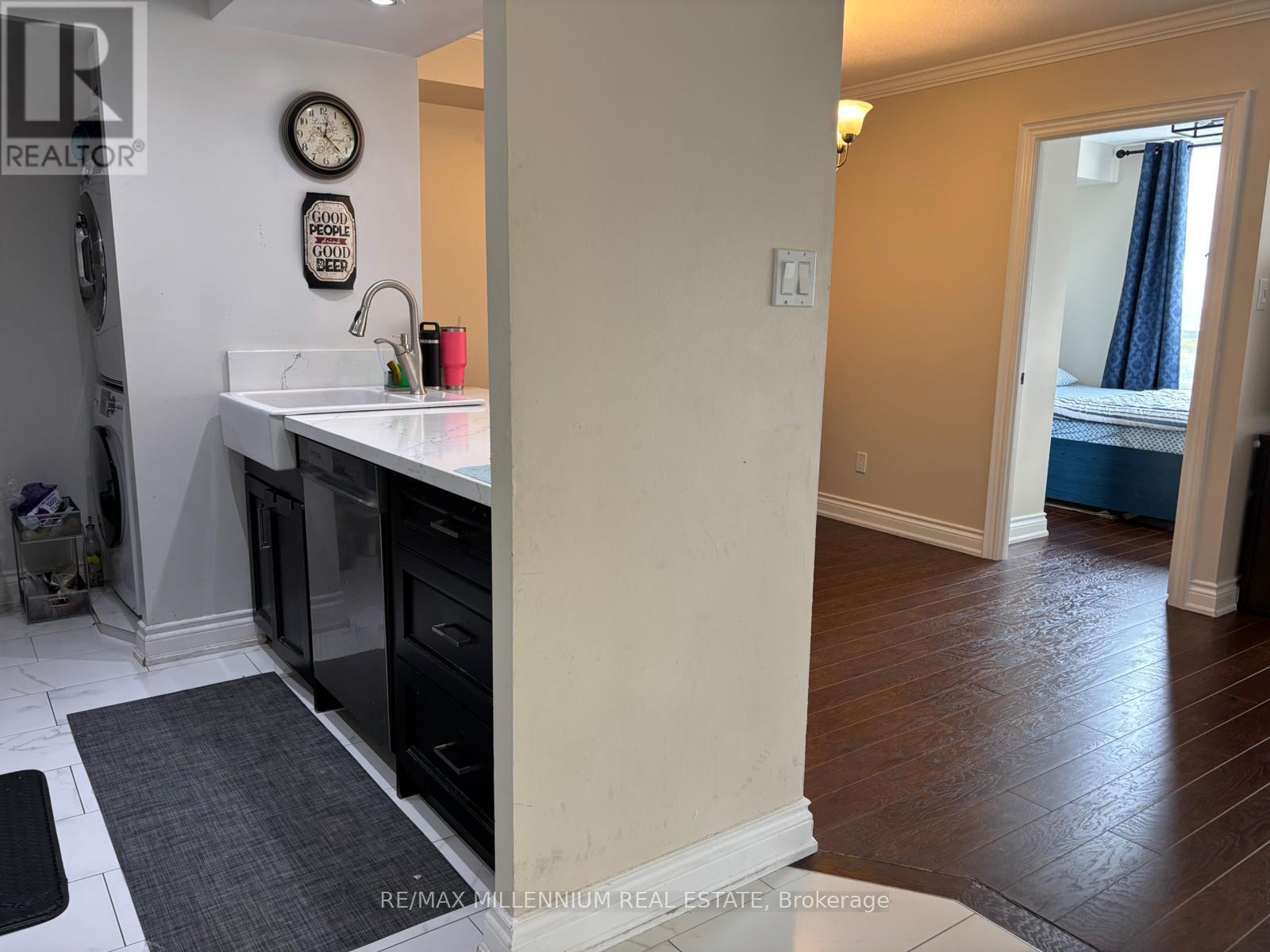 #1108 - 285 Enfield Place, Mississauga, Ontario  L5B 3Y6 - Photo 6 - W12481407