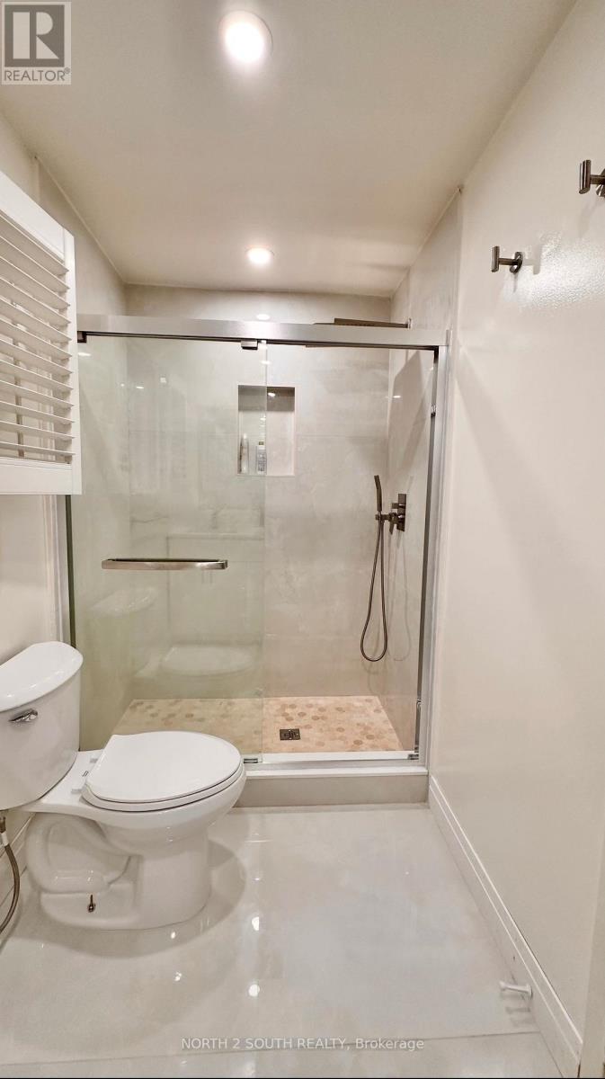 28 Lindridge Avenue, Brampton, Ontario  L6S 3X1 - Photo 10 - W12481410