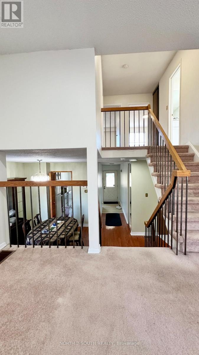 28 Lindridge Avenue, Brampton, Ontario  L6S 3X1 - Photo 7 - W12481410