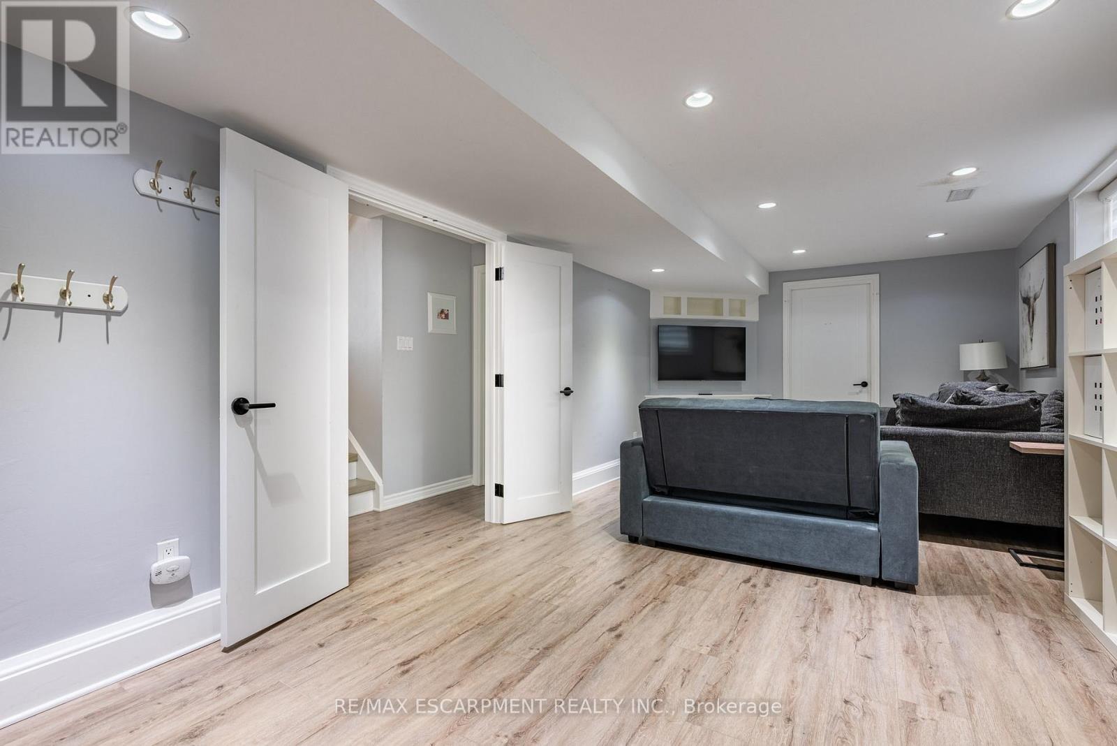 1220 Lambeth Road, Oakville, Ontario  L6H 2C8 - Photo 32 - W12481412