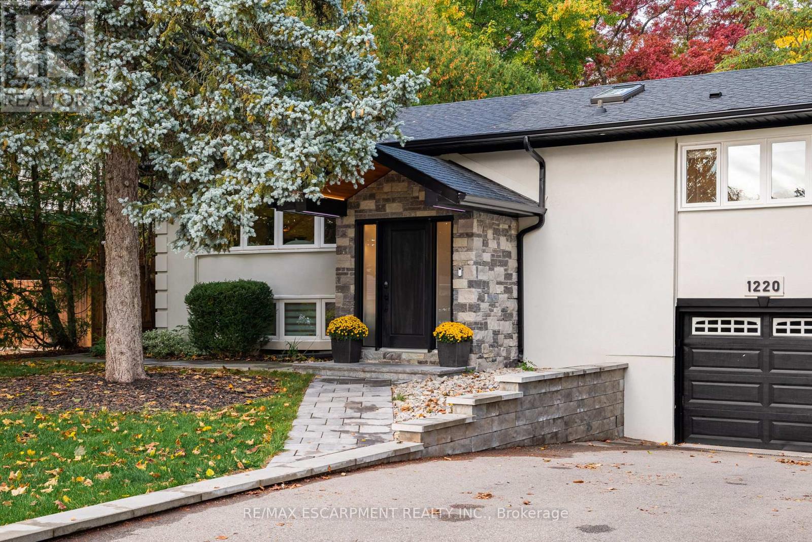 1220 Lambeth Road, Oakville, Ontario  L6H 2C8 - Photo 46 - W12481412