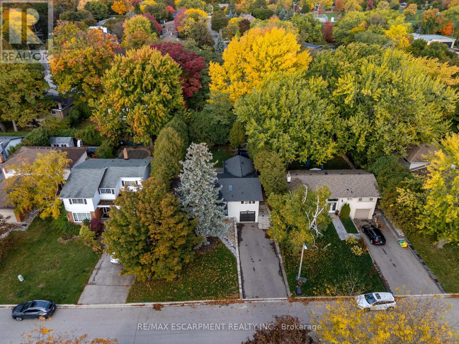 1220 Lambeth Road, Oakville, Ontario  L6H 2C8 - Photo 48 - W12481412