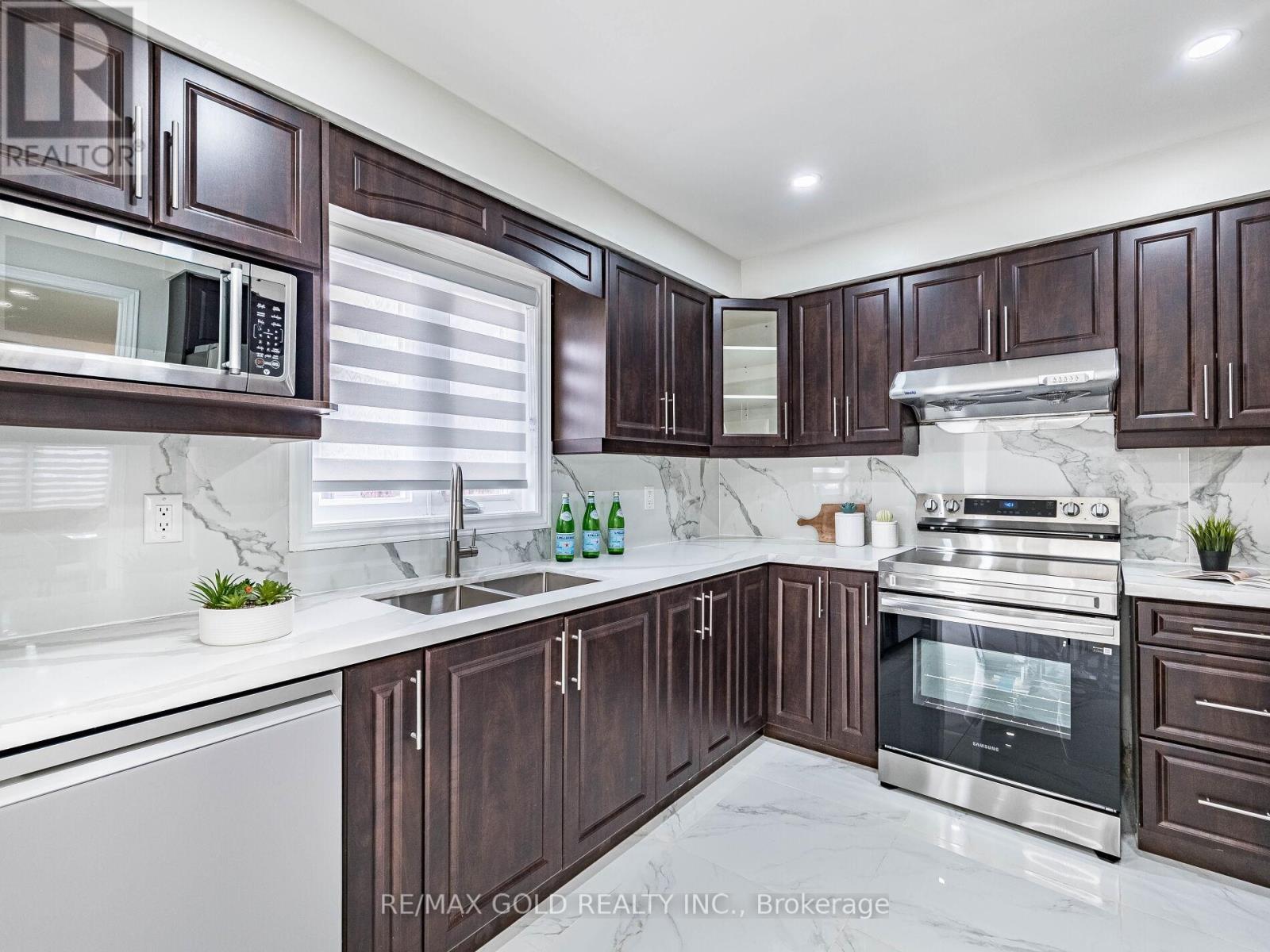 3 Hawkway Court, Brampton, Ontario  L6Y 4K7 - Photo 16 - W12481417