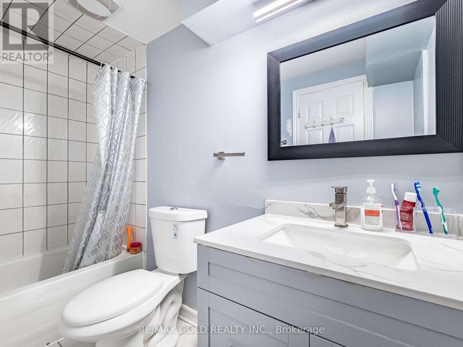 3 Hawkway Court, Brampton, Ontario  L6Y 4K7 - Photo 38 - W12481417