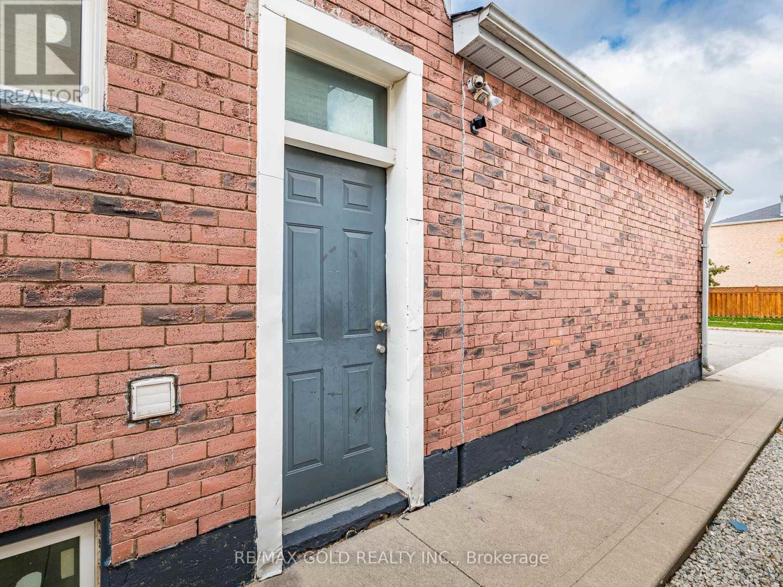 3 Hawkway Court, Brampton, Ontario  L6Y 4K7 - Photo 41 - W12481417