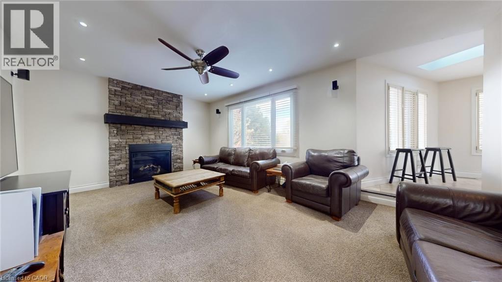 16 Mollison Court, Guelph, Ontario  N1C 1A7 - Photo 3 - 40782032