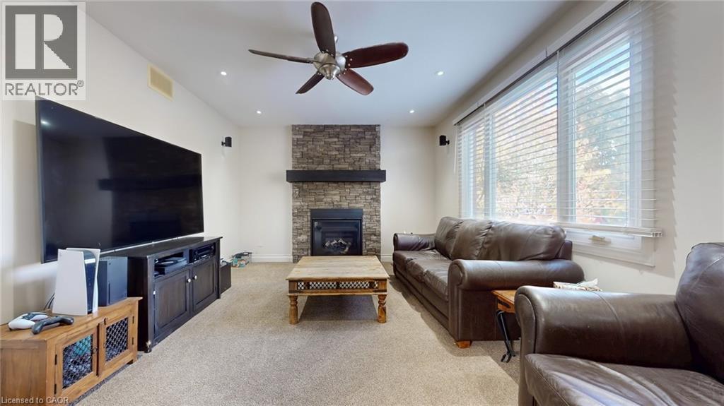 16 Mollison Court, Guelph, Ontario  N1C 1A7 - Photo 4 - 40782032