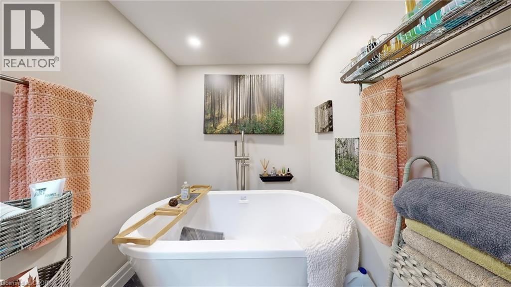 16 Mollison Court, Guelph, Ontario  N1C 1A7 - Photo 41 - 40782032