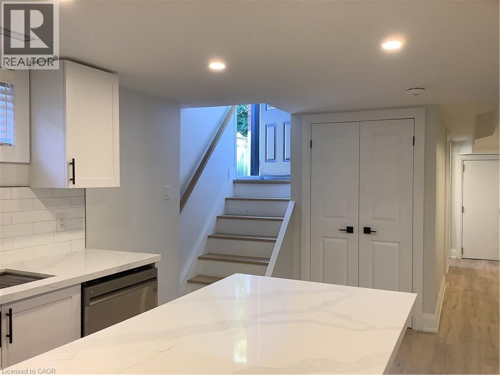 93 Purdy Crescent Unit# 2 - Lower, Hamilton, Ontario  L9A 3B5 - Photo 3 - 40780772