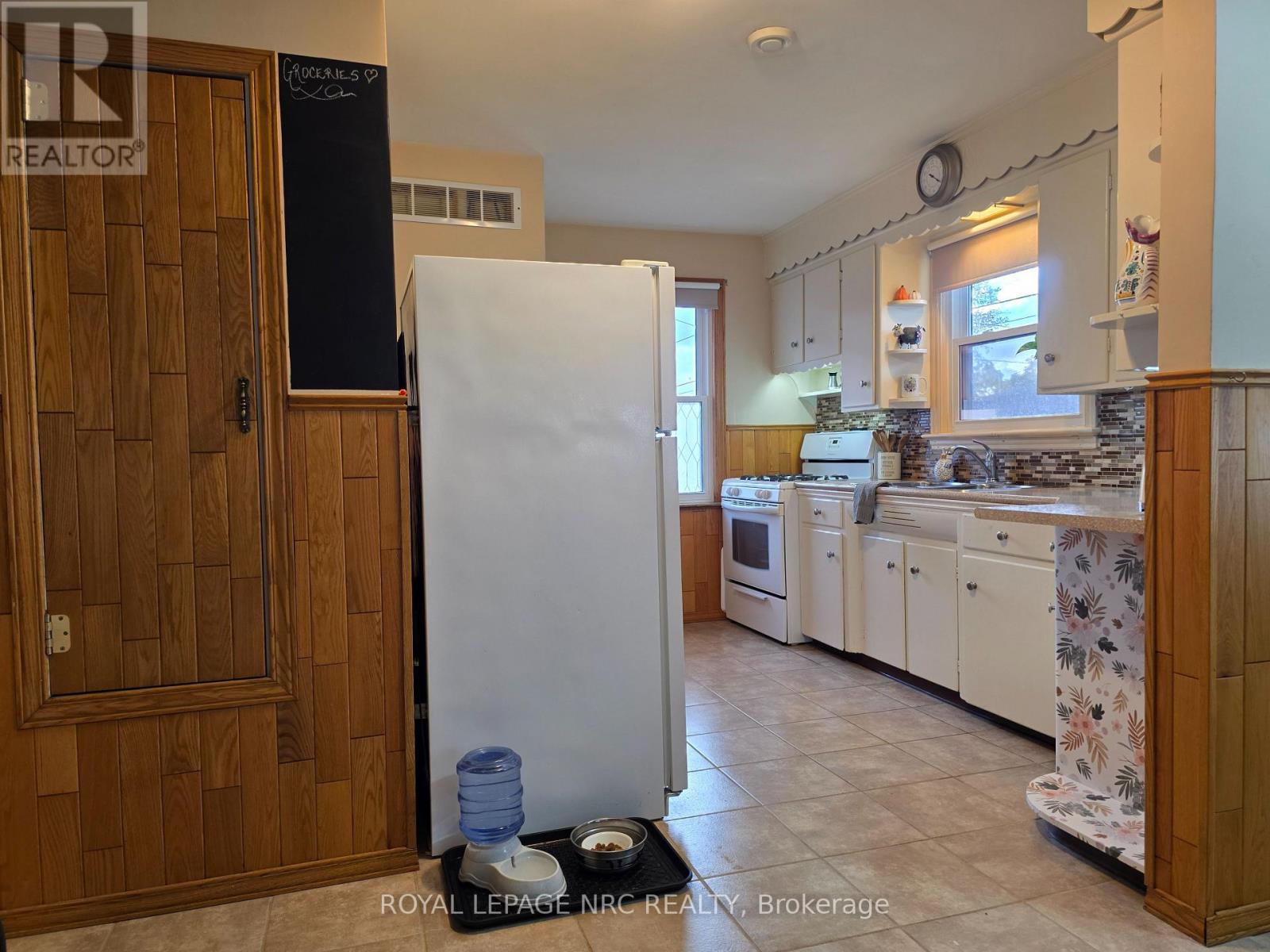 141 Mercury Avenue, Port Colborne, Ontario  L3K 2C8 - Photo 10 - X12481459